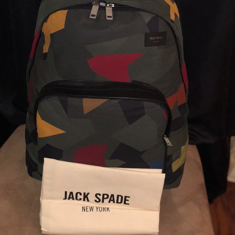 Back pack - Picture 4 of 6